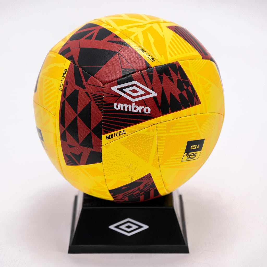 UMBRO Futsal Swerve Ball - Size 4